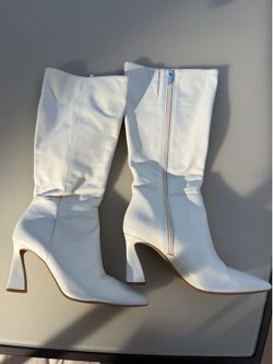 PICK UP TODAY – Vince Camuto White Heeled Boots (Size 9.5) – Like New