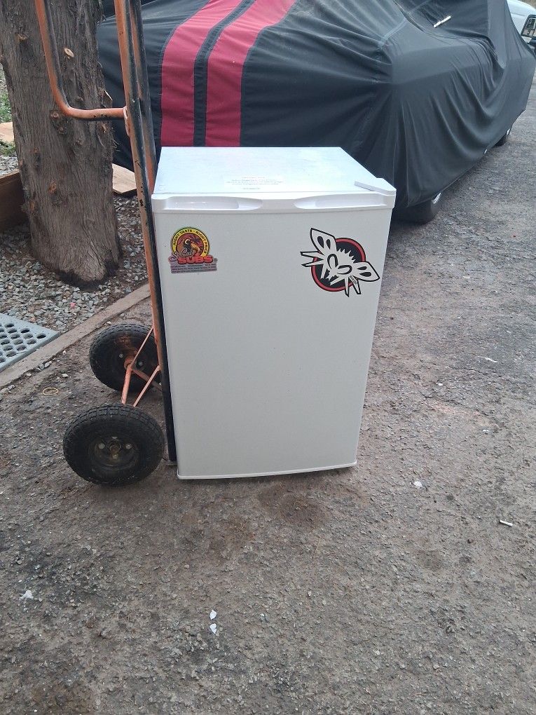 Small Freezer For Sell