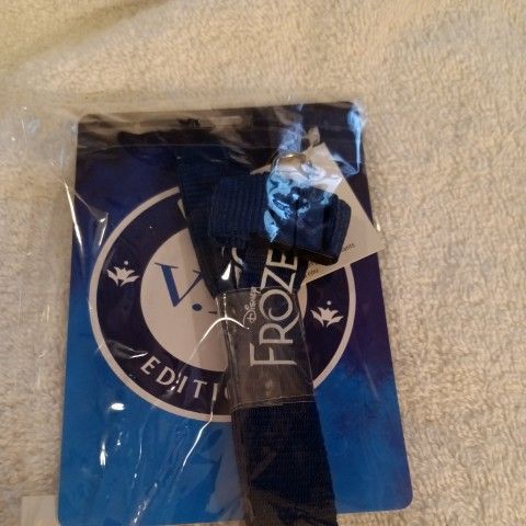 FROZEN VIP PASS HOLDER WITH LANYARD