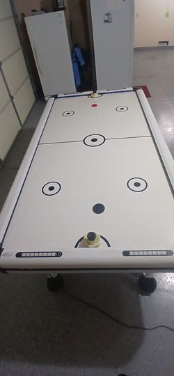 Air hockey