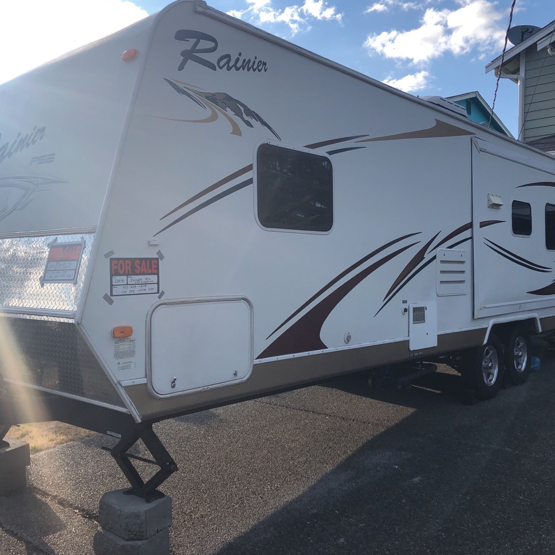 32’ Rainier RV Trailer for Sale in Spanaway, WA OfferUp