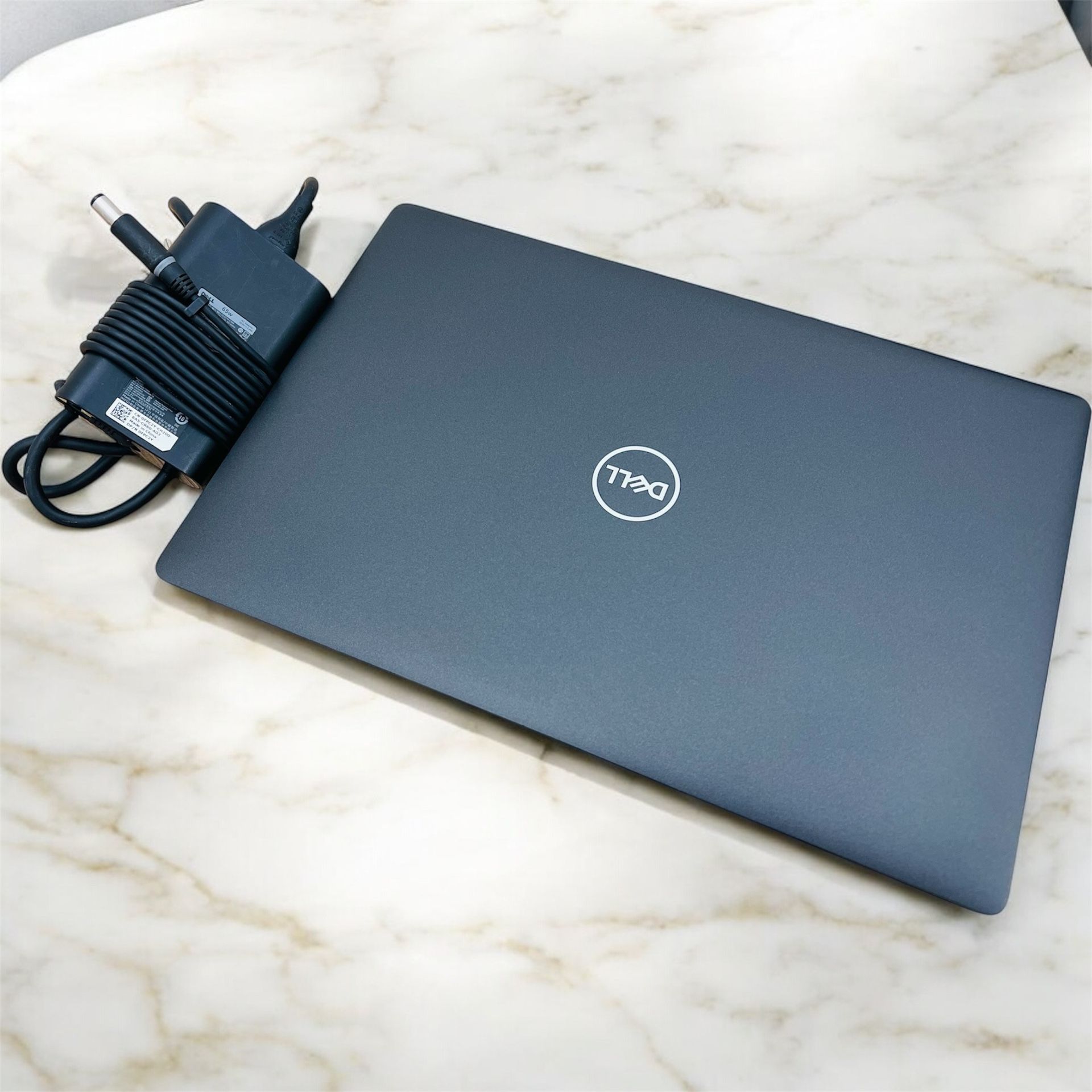 Dell i5 vPro Quad Core Full HD touchscreen laptop / Windows 11 Pro / SSD 256 / RAM 16GB / Camera / Antivirus / HDMI / Bluetooth / WiFi / USB C / Backl