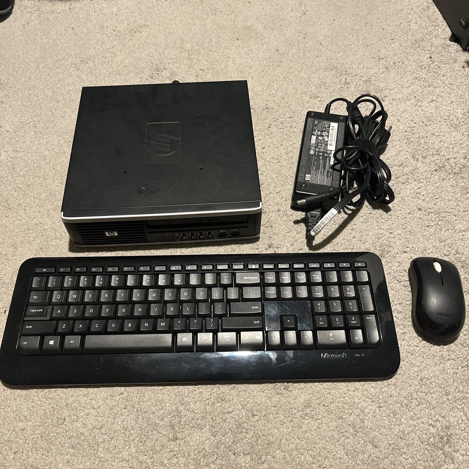 HP Compaq 8000 Elite Ultra Slim Desktop With Microsoft 850 Keyboard Mouse