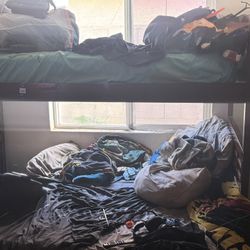 Free Twin/full Bunk Bed(FREE)
