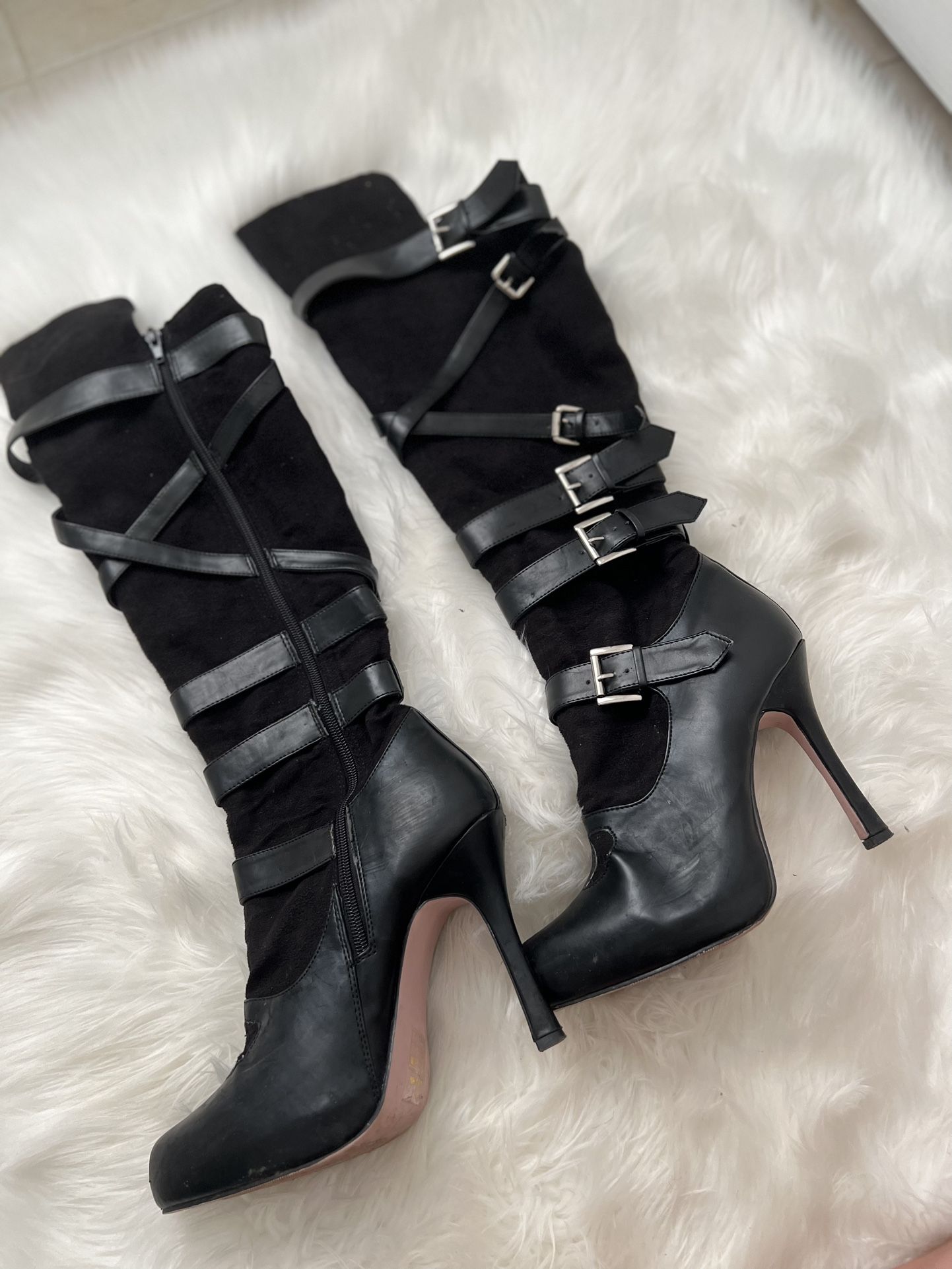 Leg Avenue Knee Boots With Buckles 