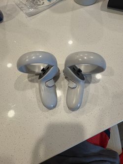 Used Quest 2 Controllers