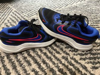 Kids running shoes size 6