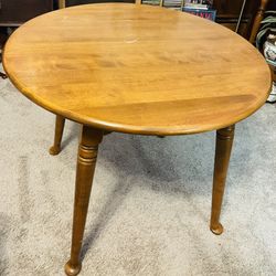 Mid Century Maple Ethan Allen Round End Table / Side Table/Childs Table