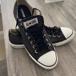 MENS CONVERSE CHUCK TAYLOR ALL STAR LOW TOP SHOE.SIZE 11.