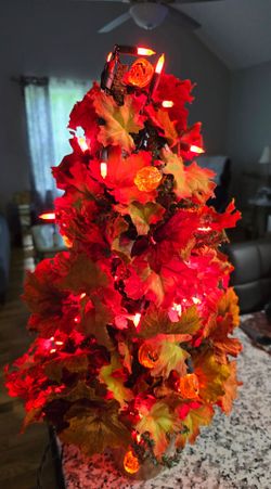 23" Fall Faux Tree Decor with Leaves & Pumpkin Lights