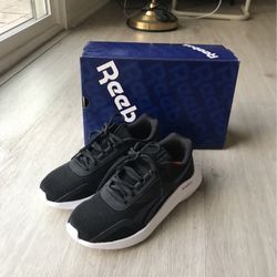 Brand New Reedbok Sneakers In Black