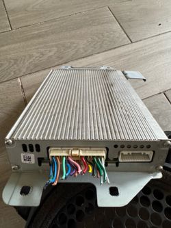 Toyota 4Runner 4th gen oem jbl amp