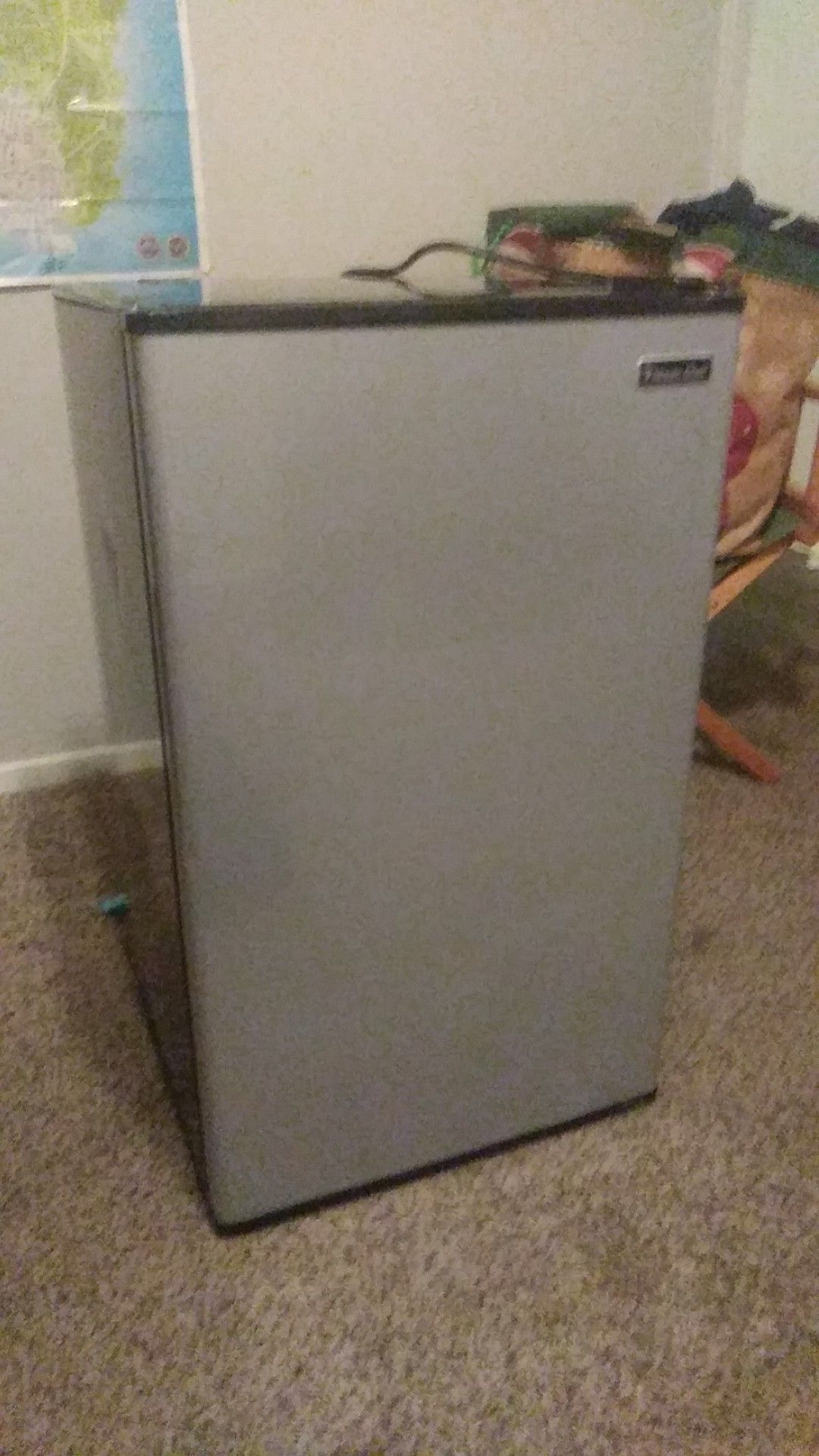 Magic Chef 3.3 cubic ft mini fridge