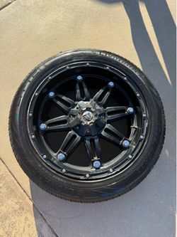Fuel Hostage D531 on lion heart tires 6/139.7 bolt pattern