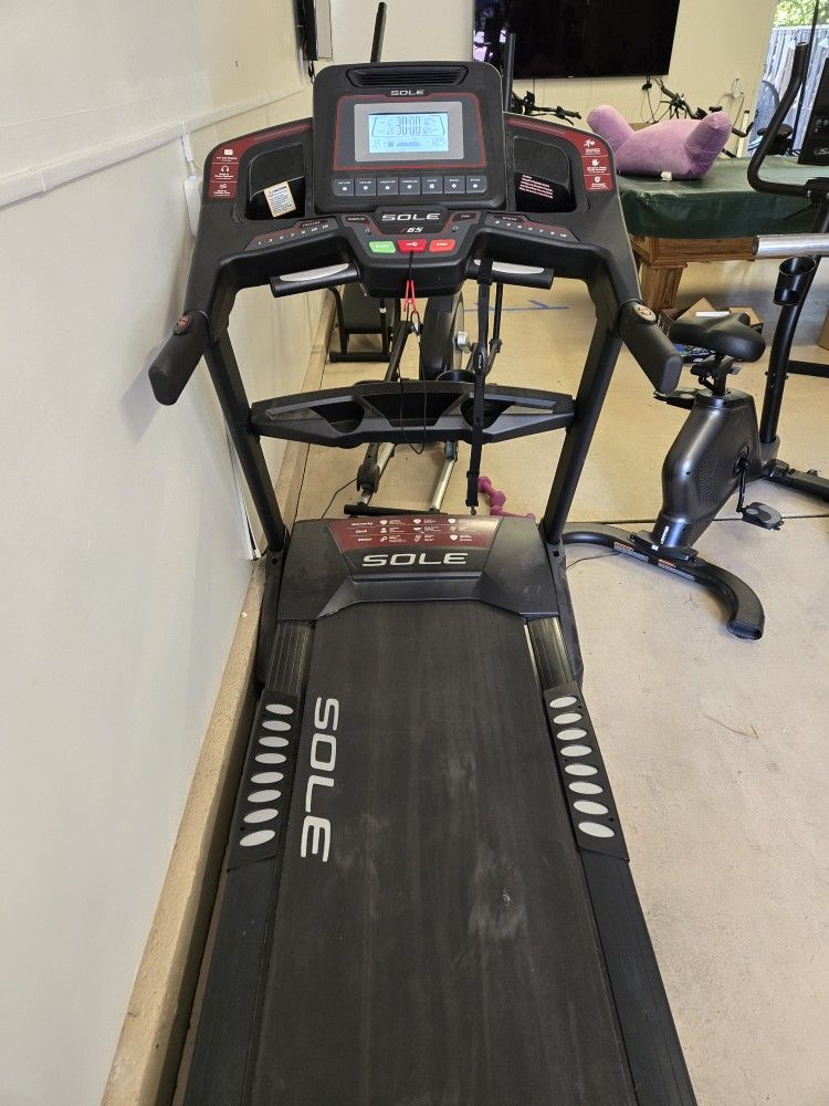 SOLE F65 Treadmill