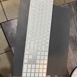 Apple Magic Keyboard with Numeric Keypad With Fingerprint  