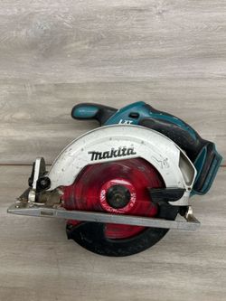 Makita 18V LXT Cordless Circular Saw XSS02 (PO1021684)