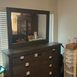 Dresser/Mirror 