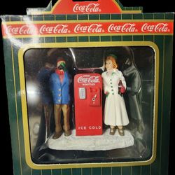 Coca-Cola 1996 Town Square Collection Accessories, Couple At Vending Machine #CG2432