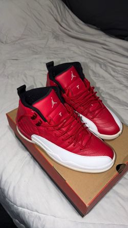 Jordan gym red size 8.5