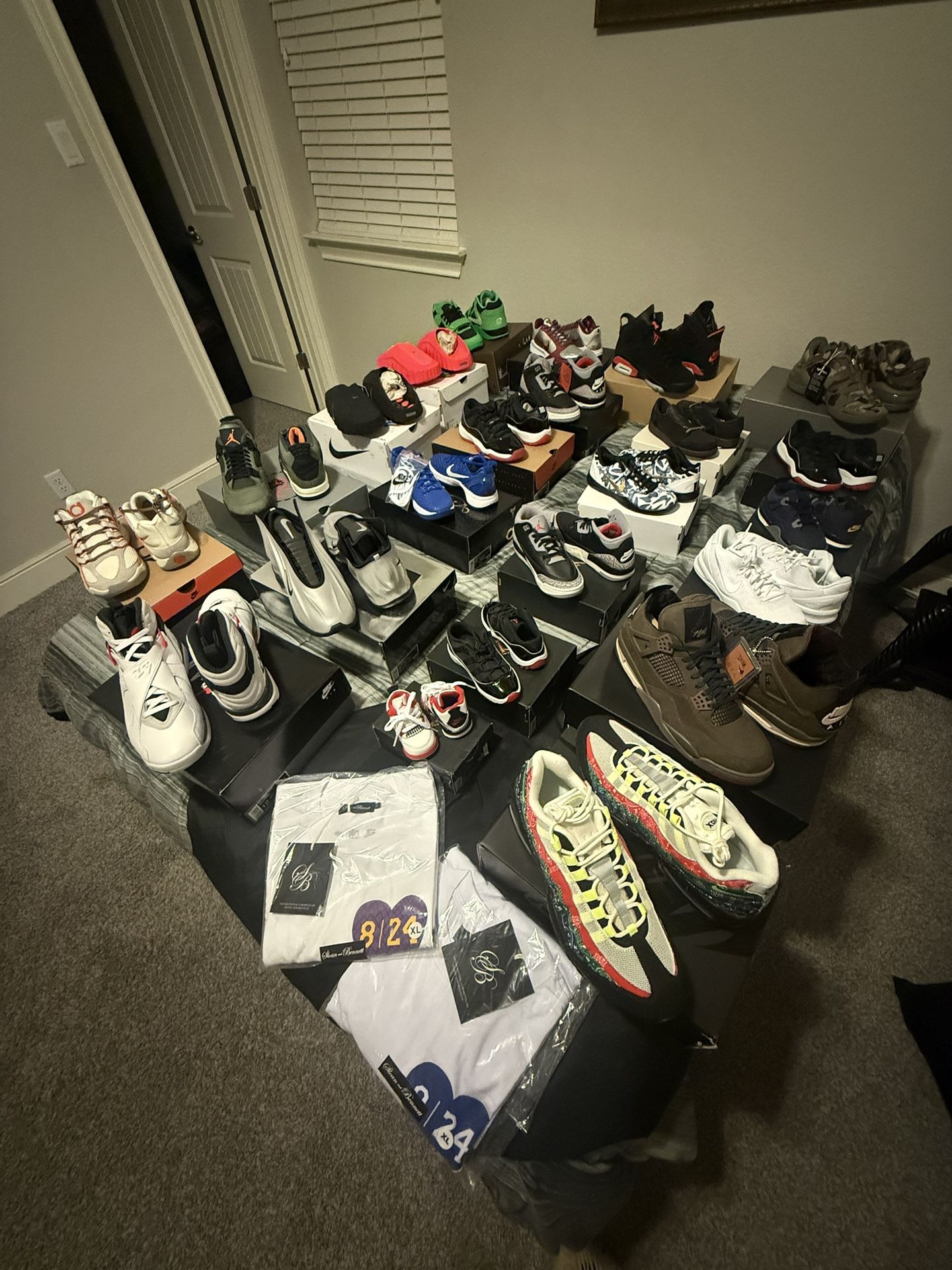 Sneaker Lot 24 Pairs (Jordan/Kobes/More)
