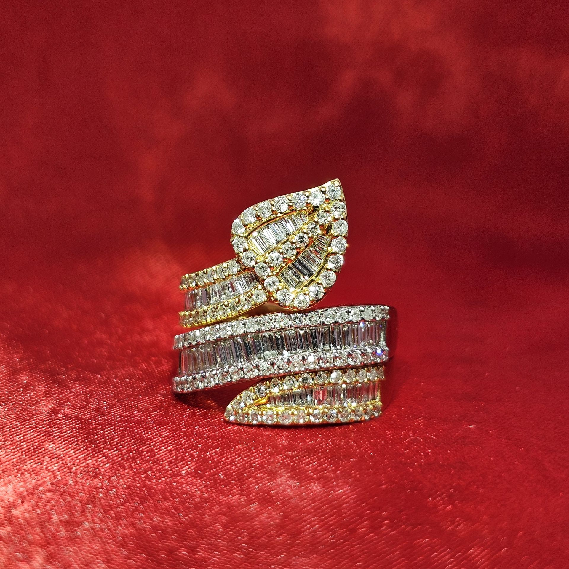 10k Yellow Gold Diamond crossover Band Ring 1.76 ctw