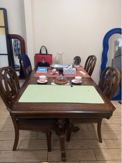 Dining Table Set – FREE