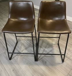 2  Kitchen Barstools