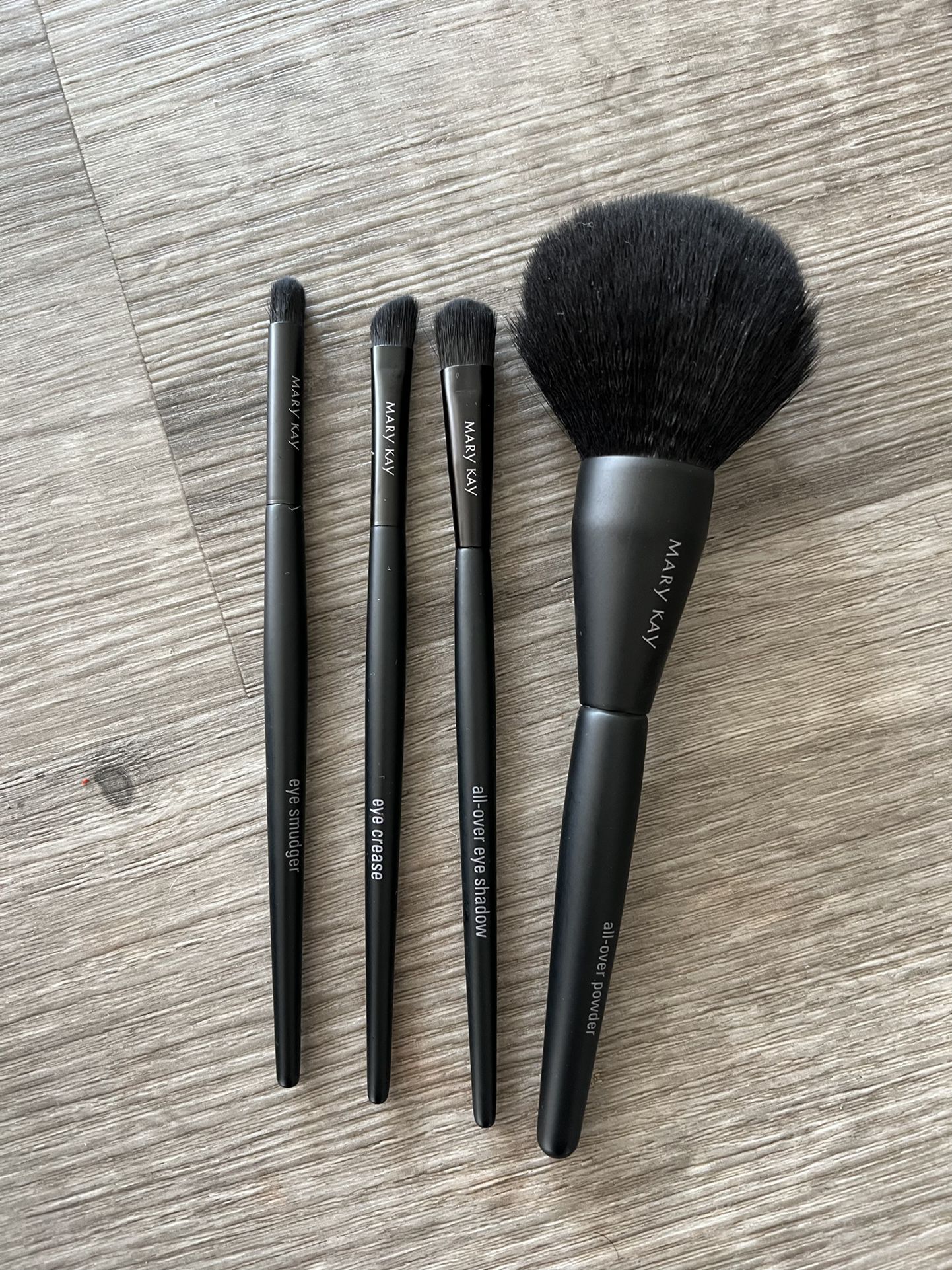 New, Set Of 4 Mary Kay Makeup Brushes