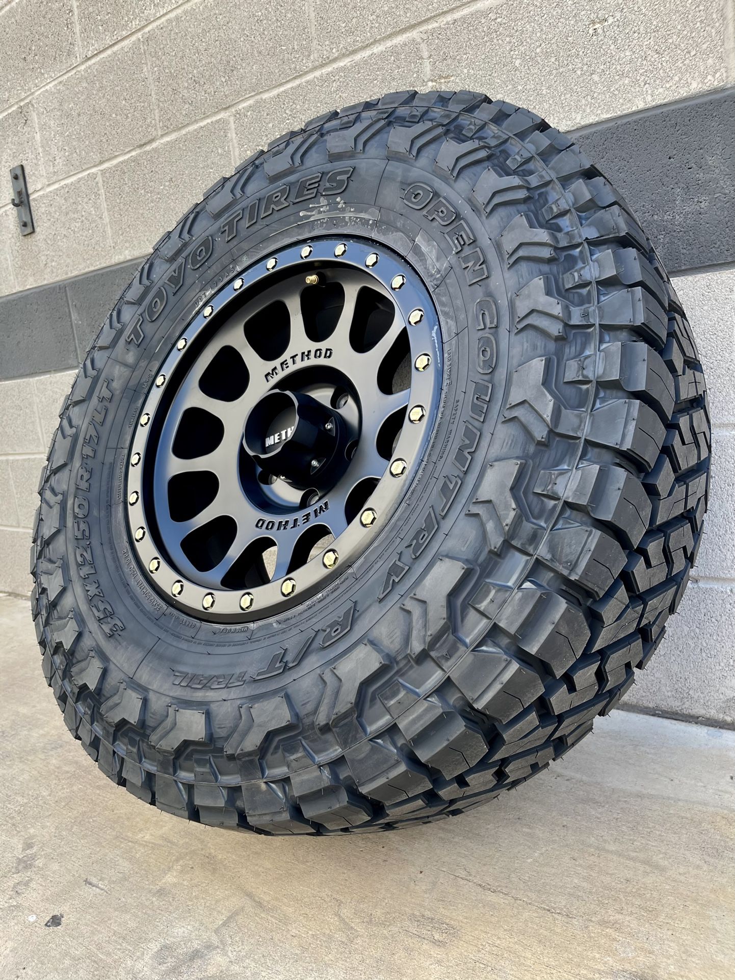 New. Method 17” Rims & TOYO 285-70-17 Tires 5/6Lug Truck/Suv for Sale ...