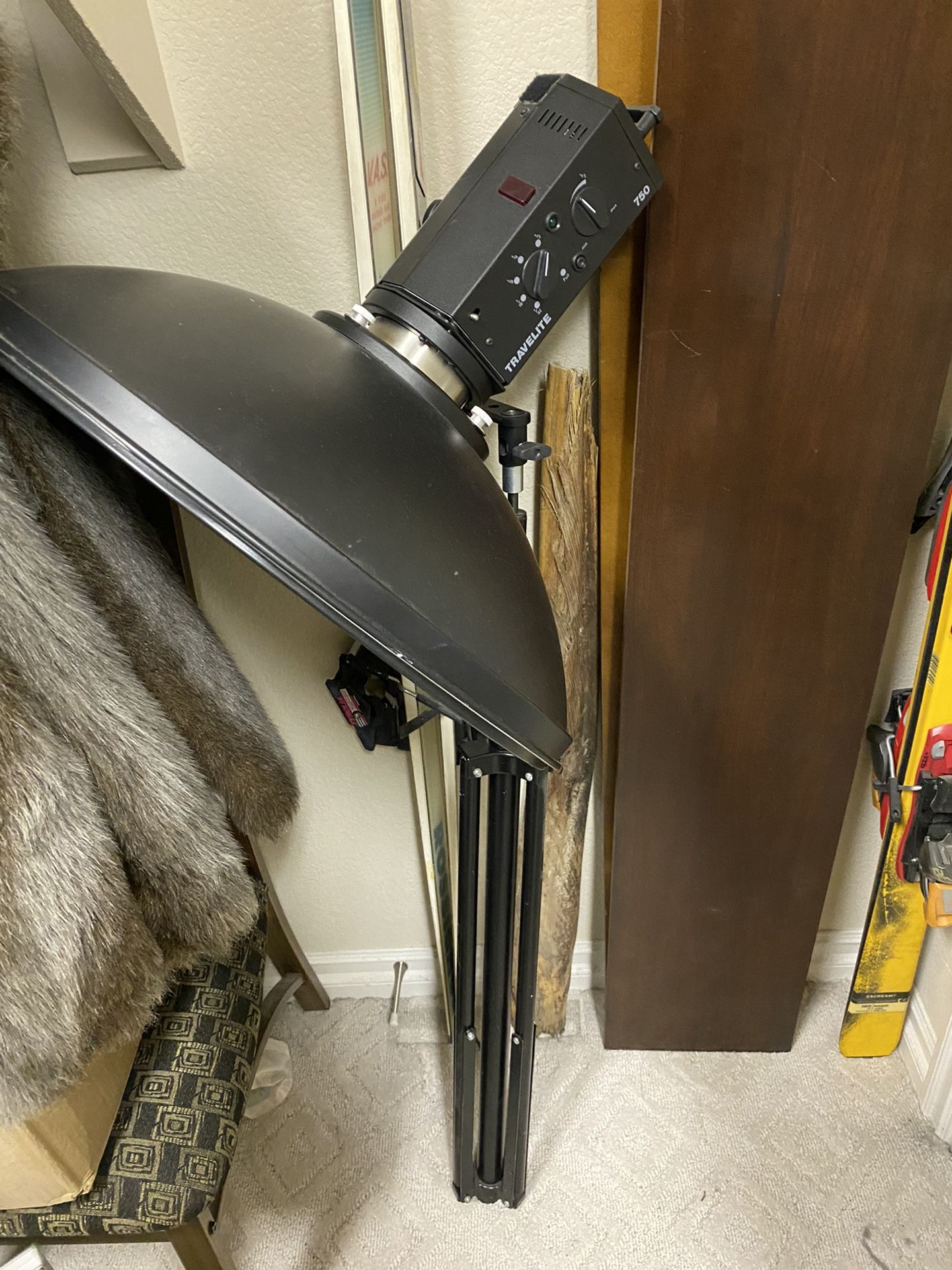 Calumet Stop Light 💡, Strobe And Face Pan With Tripod 675