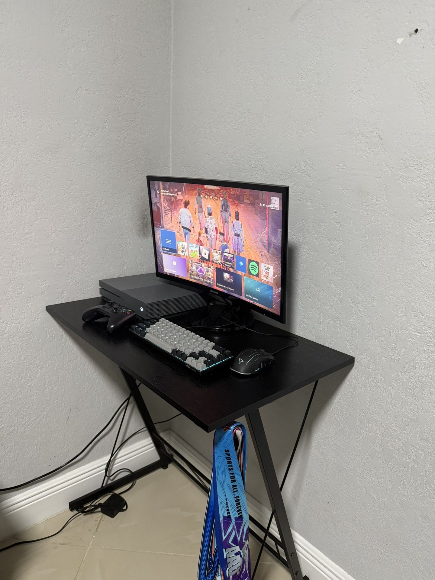 Entire Gaming Setup(INCLUDES EVERYTHING SEEN IN PICTURES)