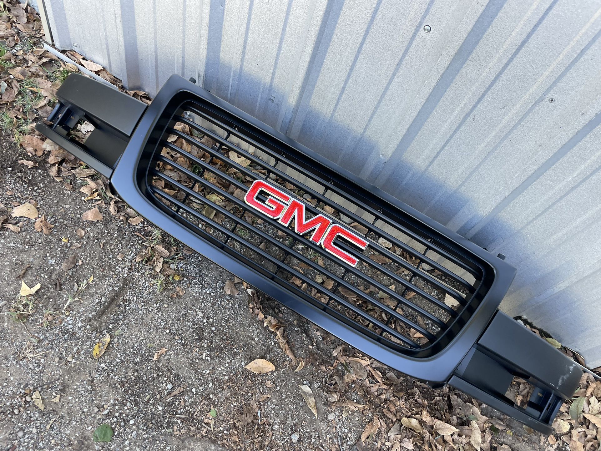 GRILL 2008-2022 GMC SABANA VAN