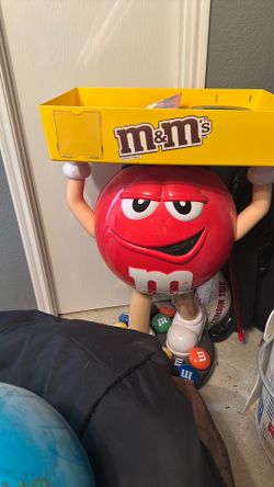 M&M store display