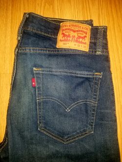 Levi 502 Jeans...Size 32x30 womens...Great condition!