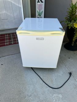 Mini fridge