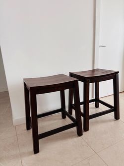 Set of 4 Solid Wood Counter Height Bar Stools – Costco Benton