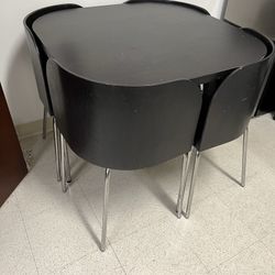Small Table With Chairs ! Needs To Go By This Weekend Asap Pick Up!
