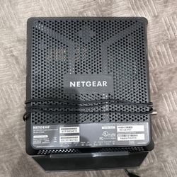 Netgear Nighthawk AC1900 C7000 Cable Modem WiFi Router