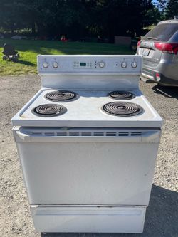 Electric stove works great needs a good cleaning