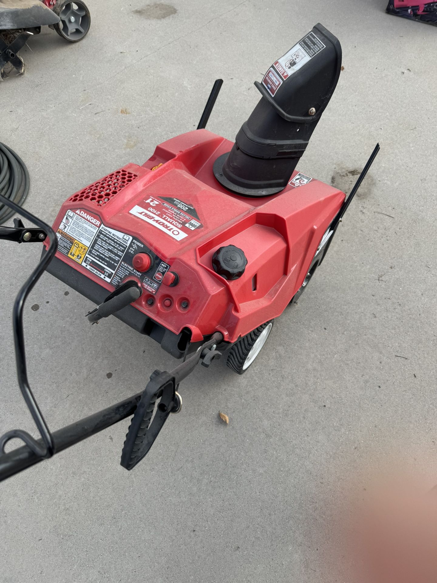 21” Snow Blower Troy bilt Squall 2100