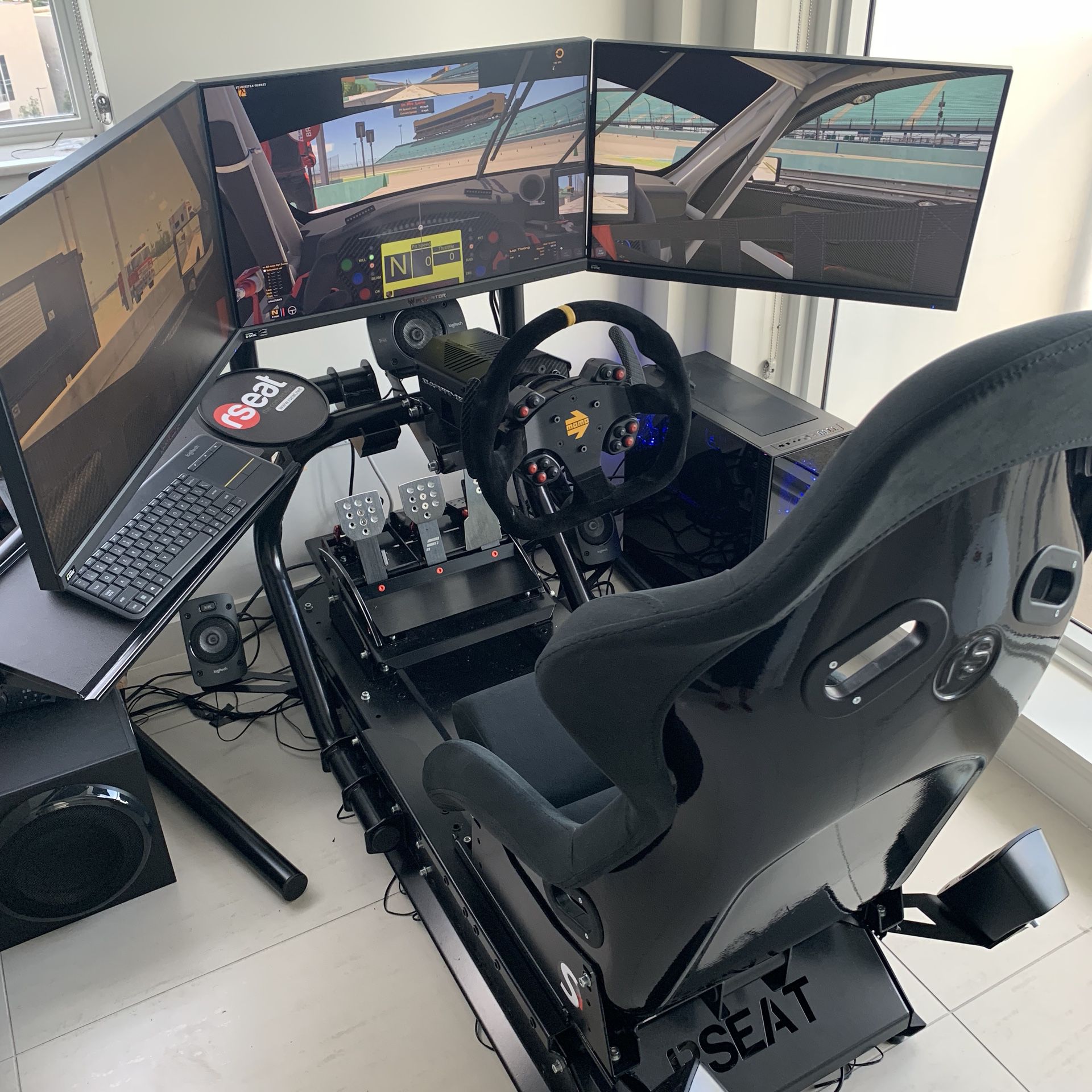 Rseat pro simulator with accuforce direct drive Fanatec pedal