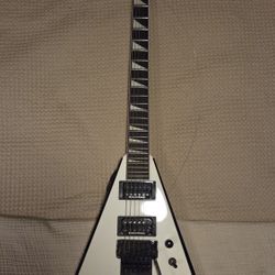 Jackson King V- SD Black Winter Pickups