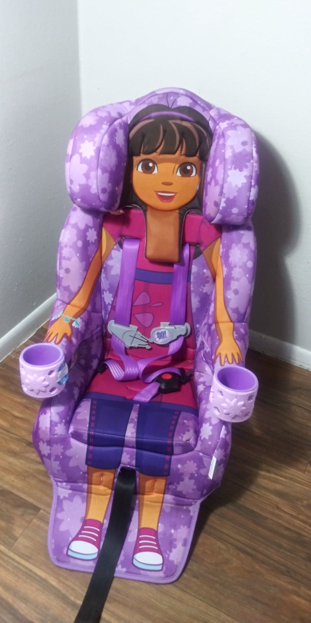 Dora carseat