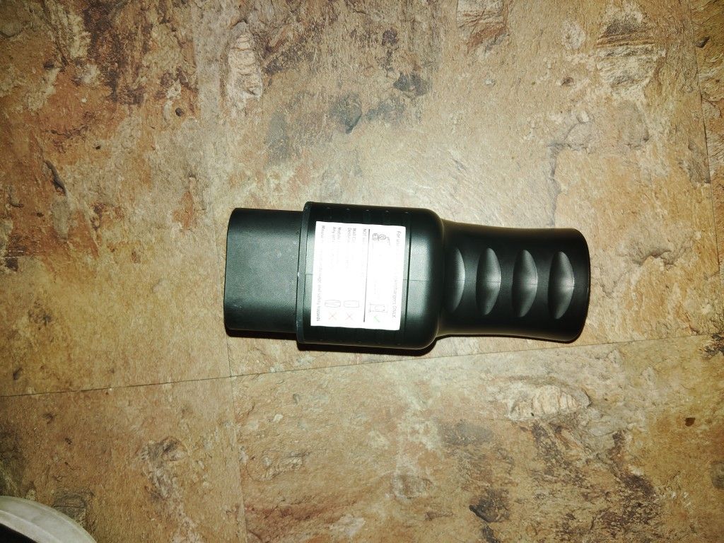 NACS to CCS1 adapter