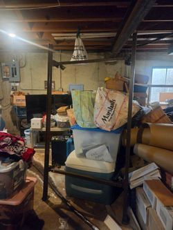 Free twin metal bedframe