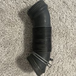 1KO-129-684-L Air Intake Elbow from 2010 VW Eos