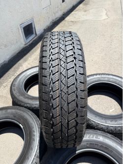 5 Bridgestone Dueler A/T Tires 255/70R18 - Like New