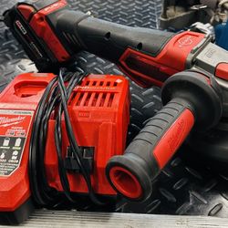 Milwaukee  Grinder Set