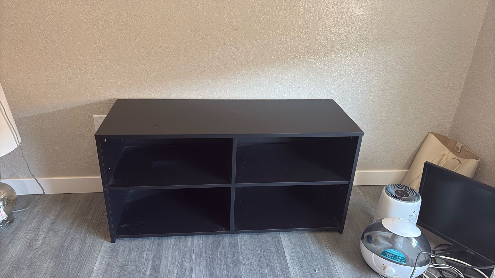 Shelves /bookshelves